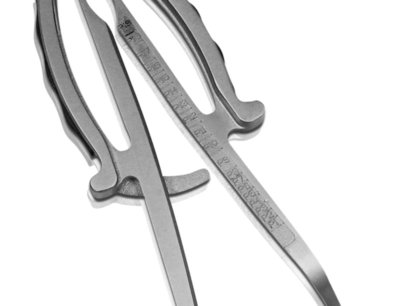 eos_3dprinting_applications_medical_depuyspine_expediumsfxcrossconnector.webp